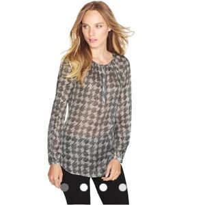 White House Black Market Silk Clip Houndstooth Blouse Sz 8, Black/Crema NWT